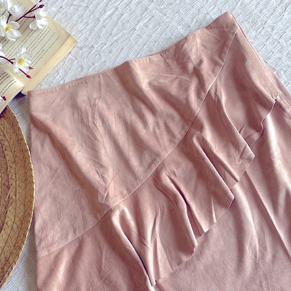 MANGO Skirt - pastel pink suede skirt with frill - Picture 2 of 7